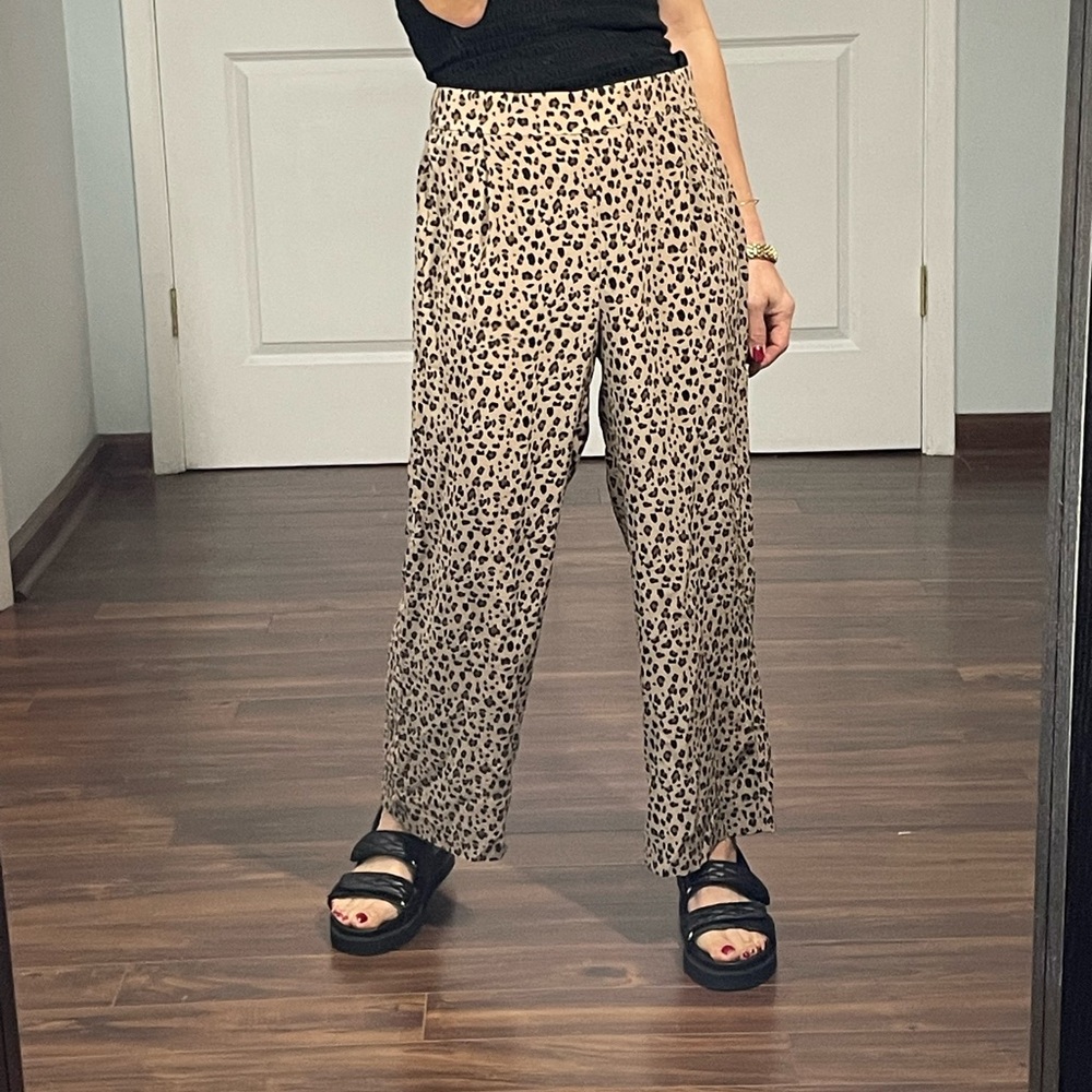 J. Crew Harvey 100% Silk Cropped Pull On Pants Leopard Print Pants size 0 - Picture 4 of 14